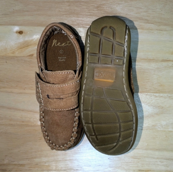 Lot of Boy Shoes - Picture 5 of 10